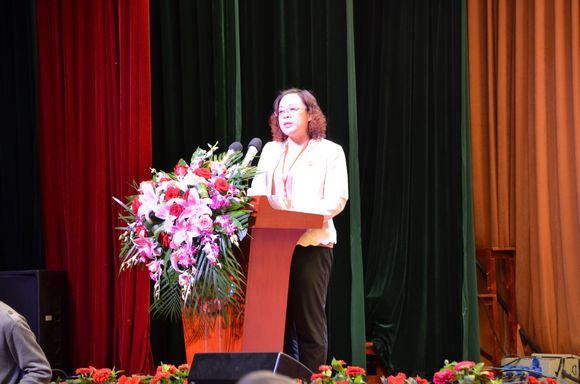 DSC_7078   2 教师代表周孟华发言.jpg