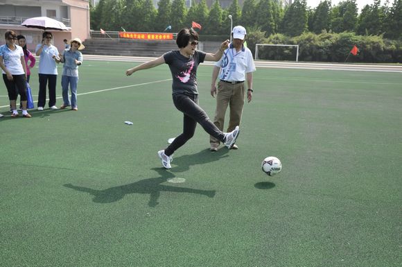 _DSC1016 临门一脚——教工倾情参与足球射门比赛.jpg