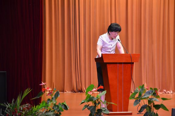 教师代表黄苏飞在结业典礼上发言 22.jpg