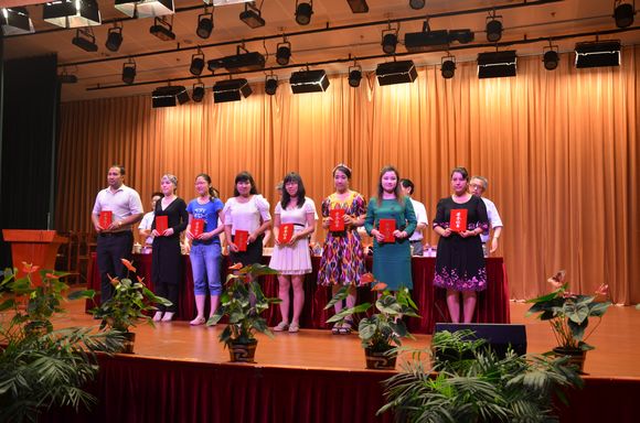 与会领导为优秀学员颁奖 22.jpg