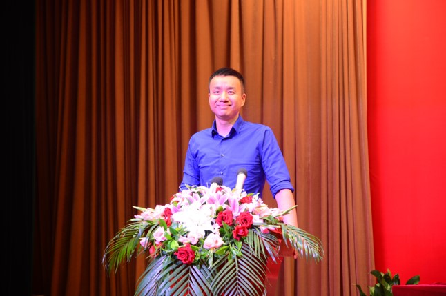 7 校友代表2000届毕业生(3M中国有限公司总监)李昂讲话.jpg